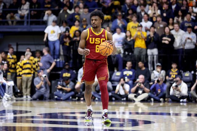 史密斯称文班亚马已跻身NBA前三，雷霆若无伤可逆袭马刺